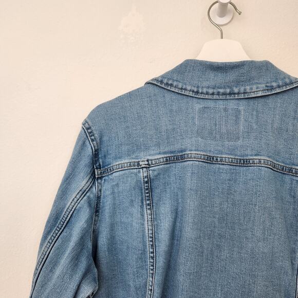 Levi’s Light Wash Denim Trucker Jacket Floral Embroidered Sleeves 2X - Picture 8 of 9